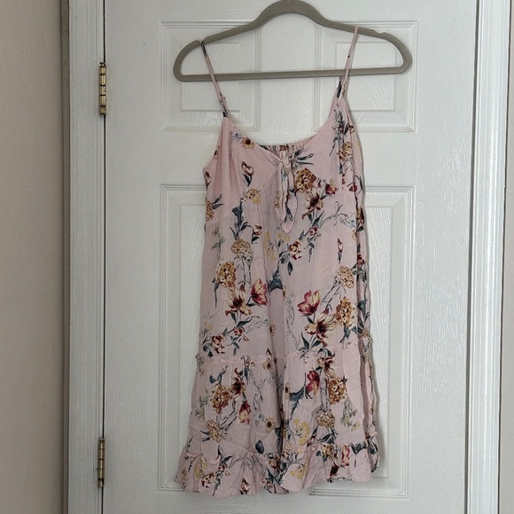 Light Pink Xhilaration Floral Mini Dress Size Small Spaghetti Strap - Picture 1 of 3